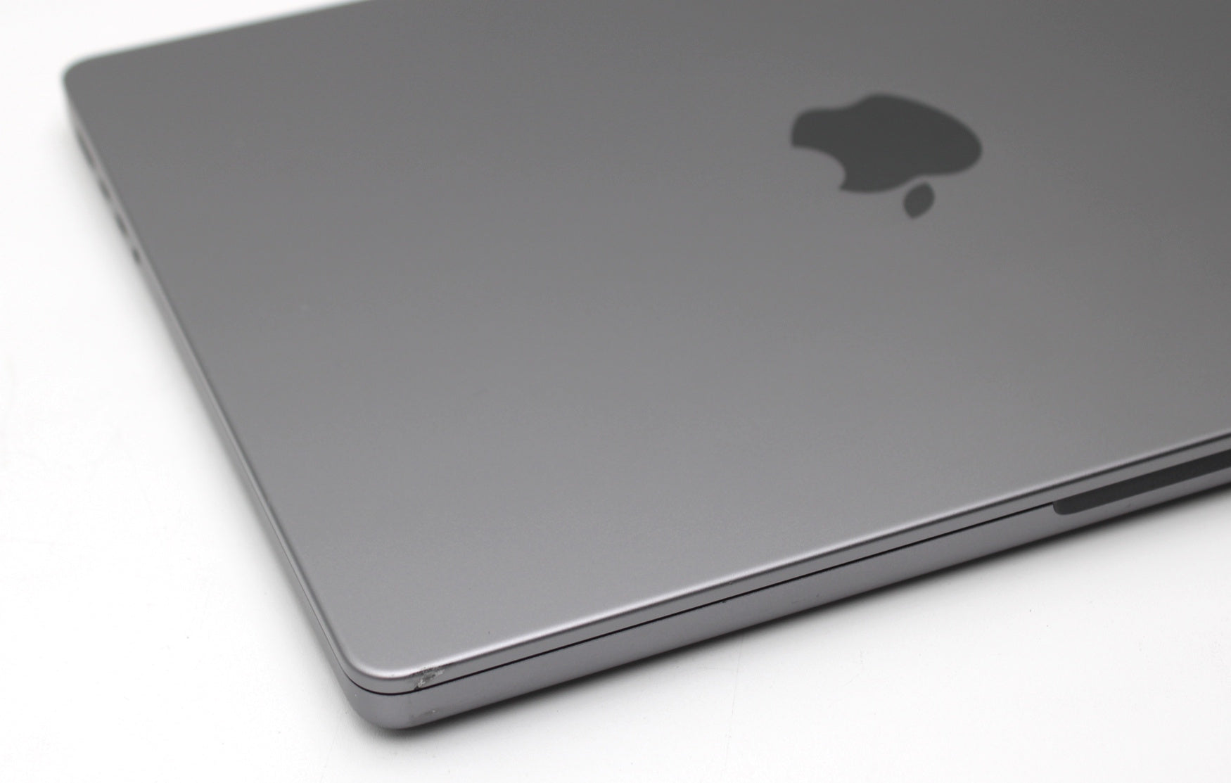 Apple MacBook Pro A2442 M1 Pro Chip 16GB RAM 512GB SSD Tahoe O.S. 2021 - Space Gray