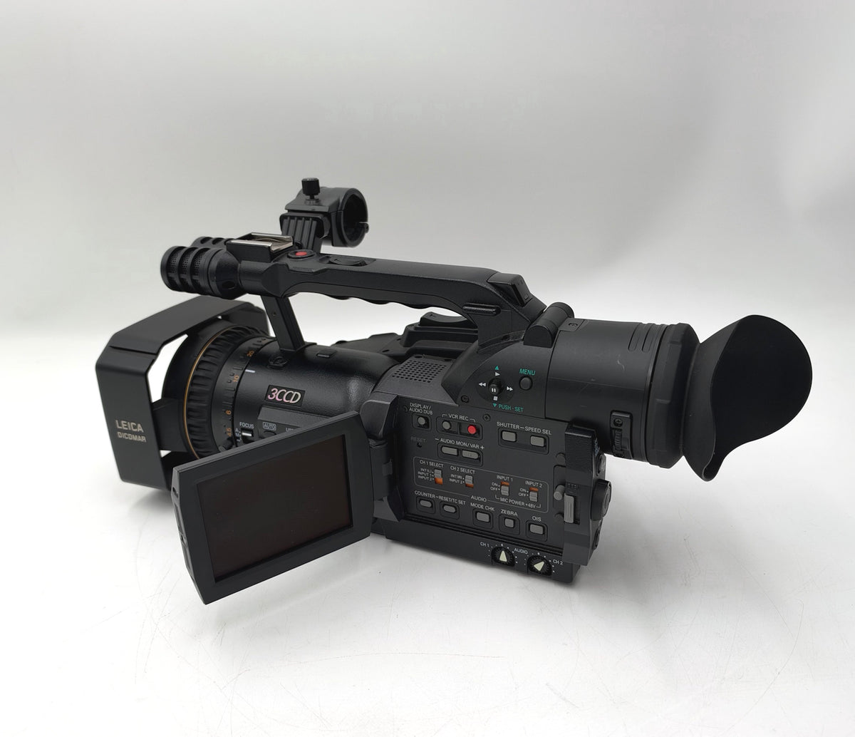Panasonic AG-DVX100BP 3CCD Mini DV Camcorder *No Accessories*