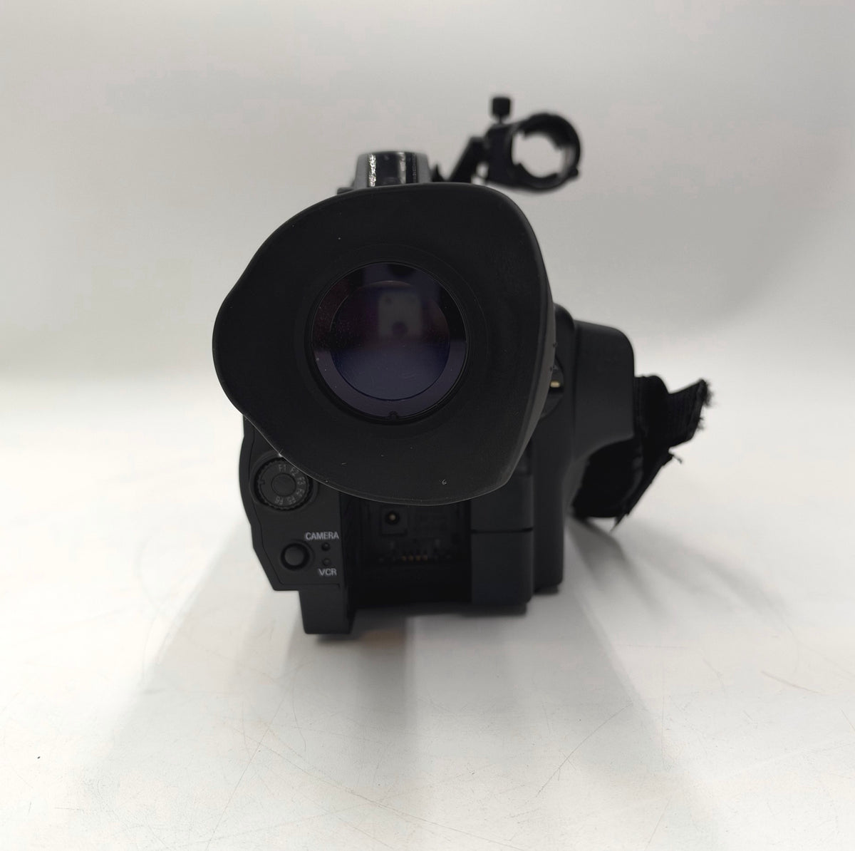 Panasonic AG-DVX100BP 3CCD Mini DV Camcorder *No Accessories*