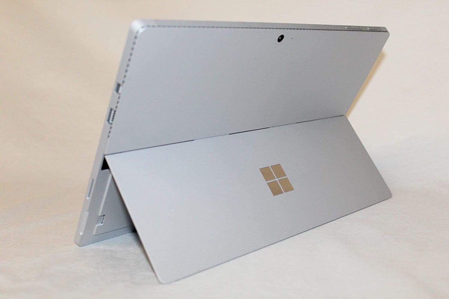 Scratch & Dent Microsoft Surface Pro 4 1724, Intel i7-6th Gen, 16GB RAM, 256GB SSD, Windows 10 Pro